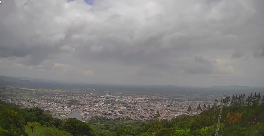 Outubro começa com sol e chuva em Palmeira dos Índ
