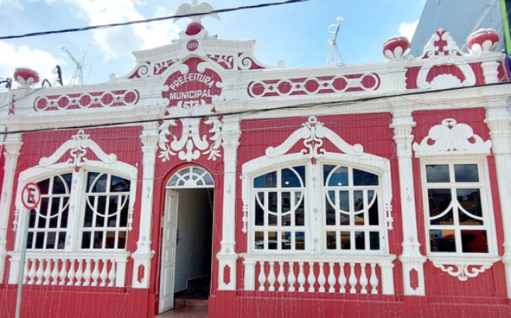 Prefeita Tia Júlia anuncia cadastro para novas vag